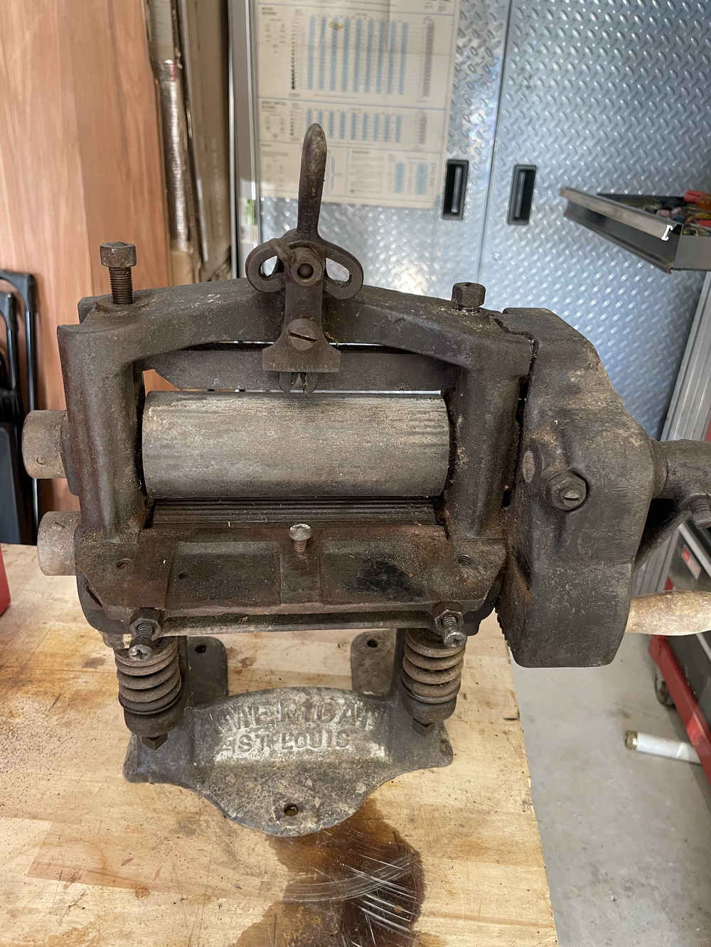 Leather splitter
